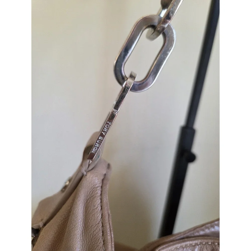 TORY BURCH Tan Beige Soft Leather Slouch Hobo Handbag Logo Metal Accents